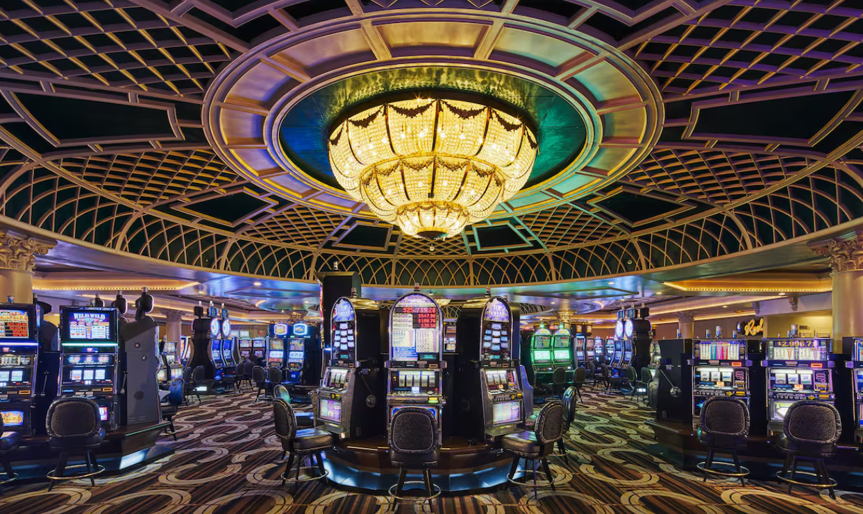 Immerse yourself in a world of luxury and excitement at Horseshoe Bossier City